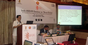 Sir Jojo presents to India-ASEAN delegates.