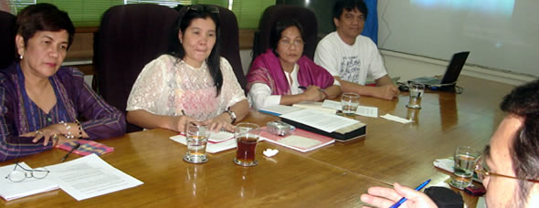 APCD Chief Adviser Akiie Ninomiya discusses with NCDA and MCCID College Officials.